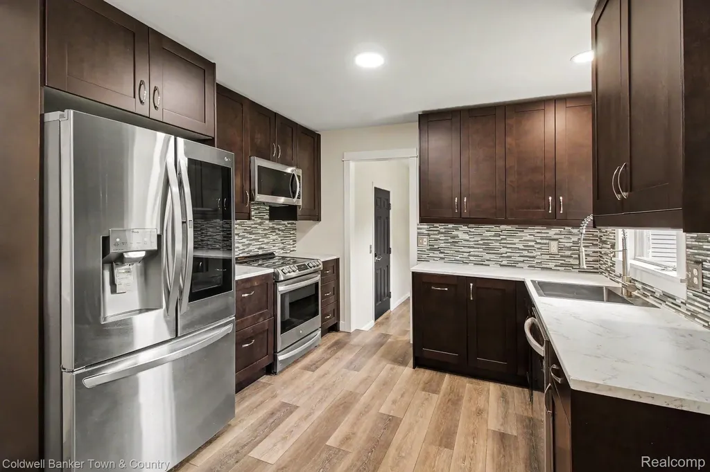 332 Triangle Lake Road Marion Township MI 48843