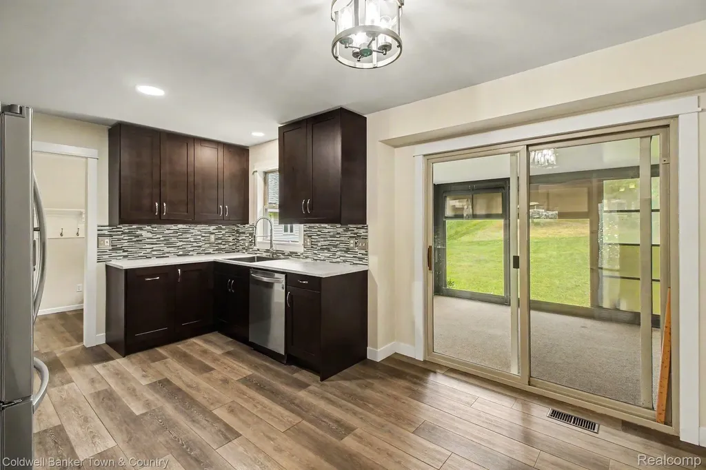 332 Triangle Lake Road Marion Township MI 48843