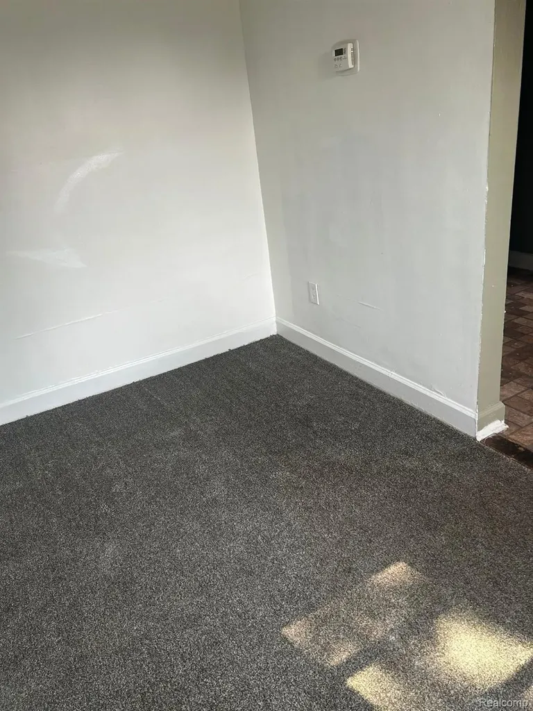2180 Olive Avenue Lincoln Park City MI 48146