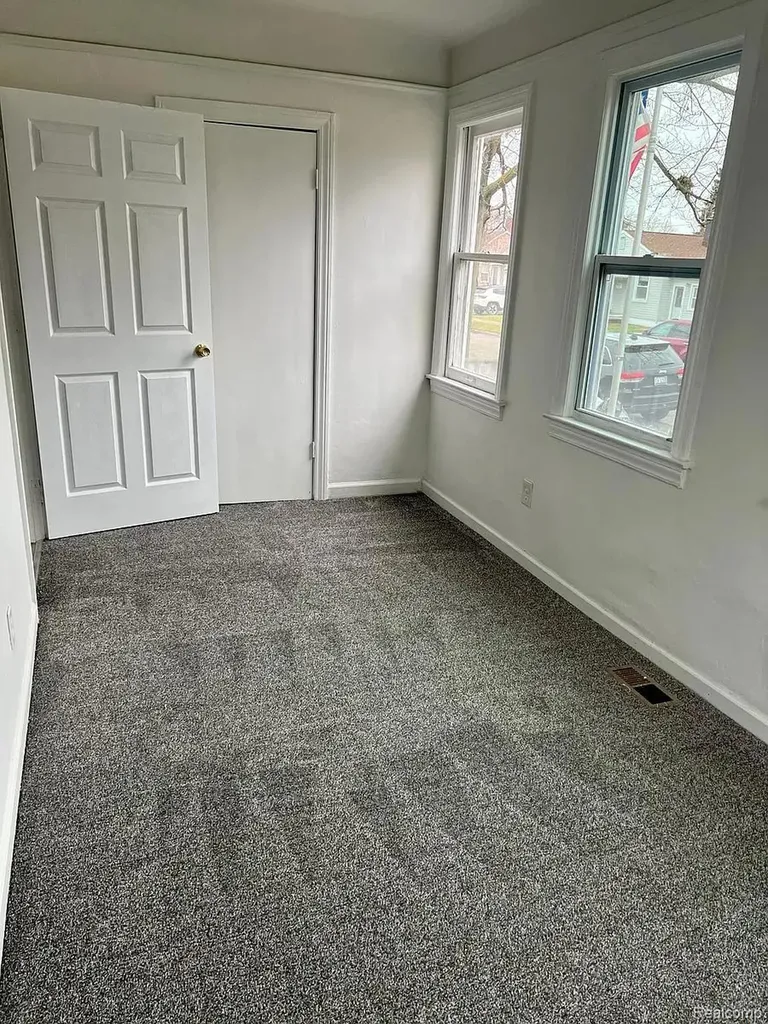 2180 Olive Avenue Lincoln Park City MI 48146