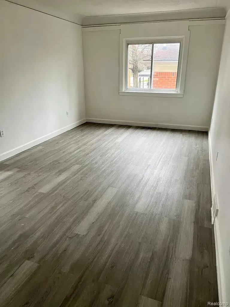 2180 Olive Avenue Lincoln Park City MI 48146