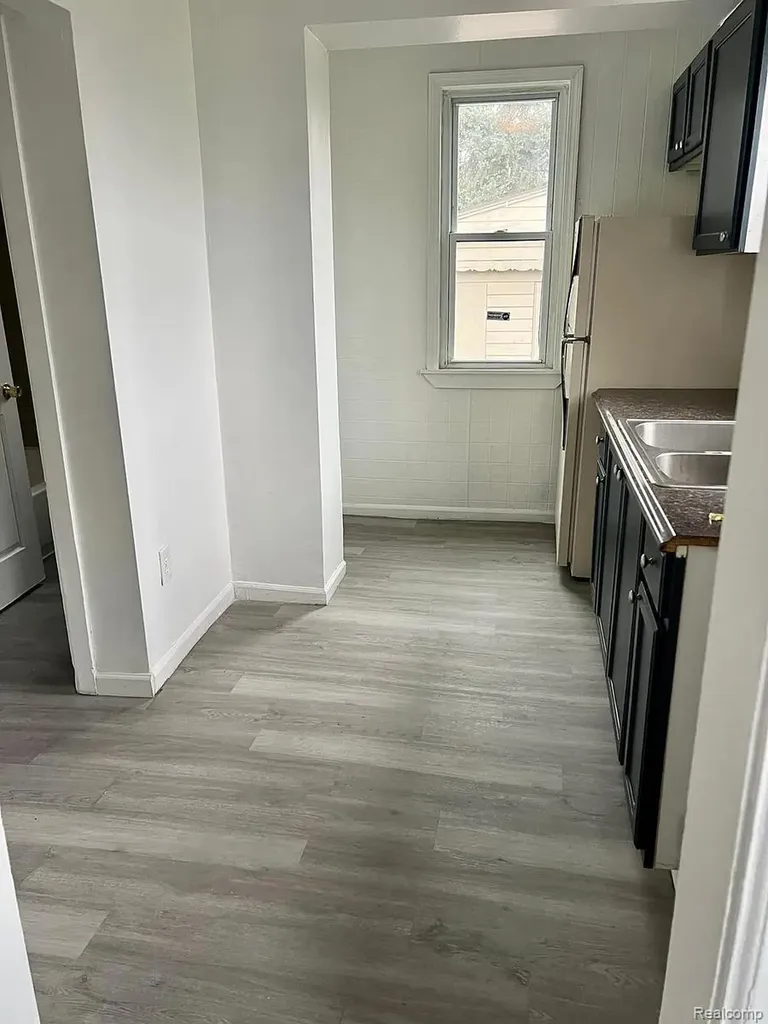 2180 Olive Avenue Lincoln Park City MI 48146