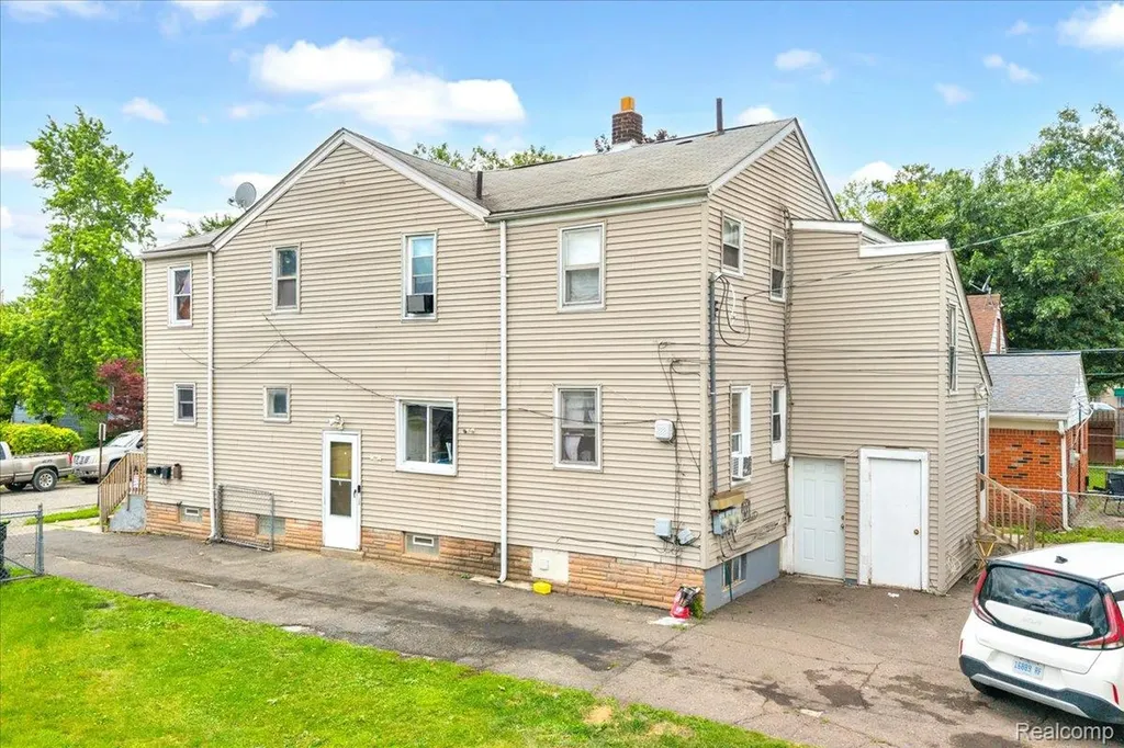 2180 Olive Avenue Lincoln Park City MI 48146