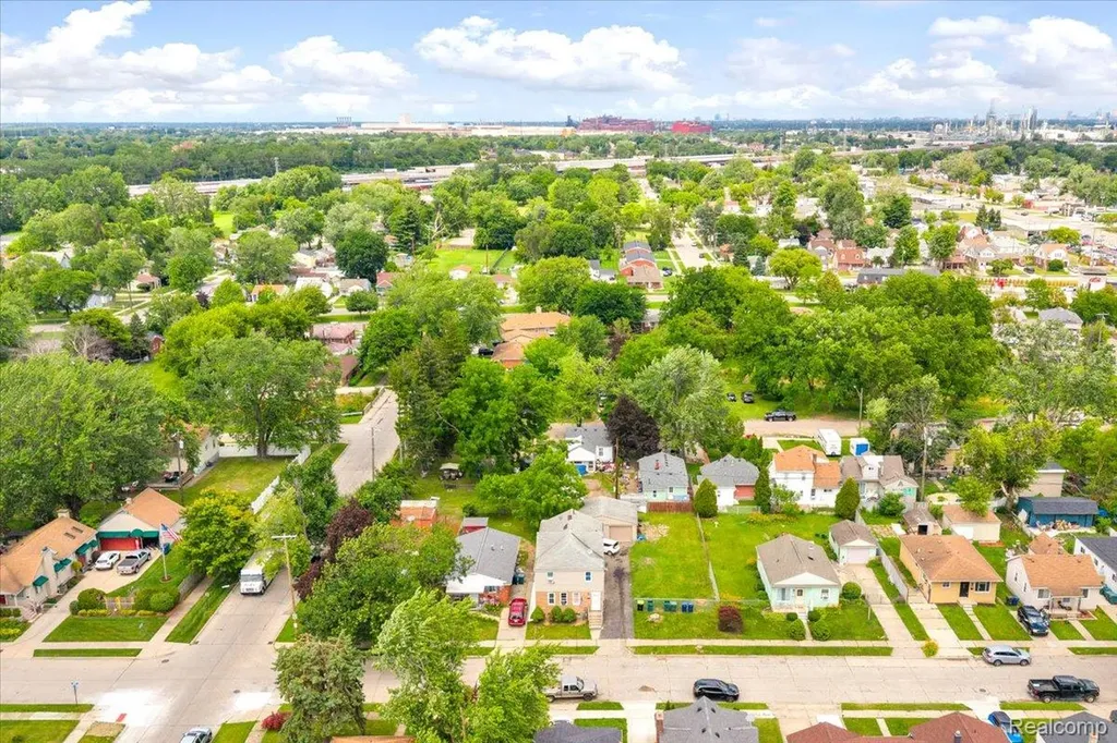 2180 Olive Avenue Lincoln Park City MI 48146