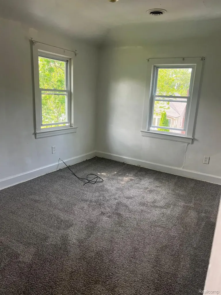 2180 Olive Avenue Lincoln Park City MI 48146