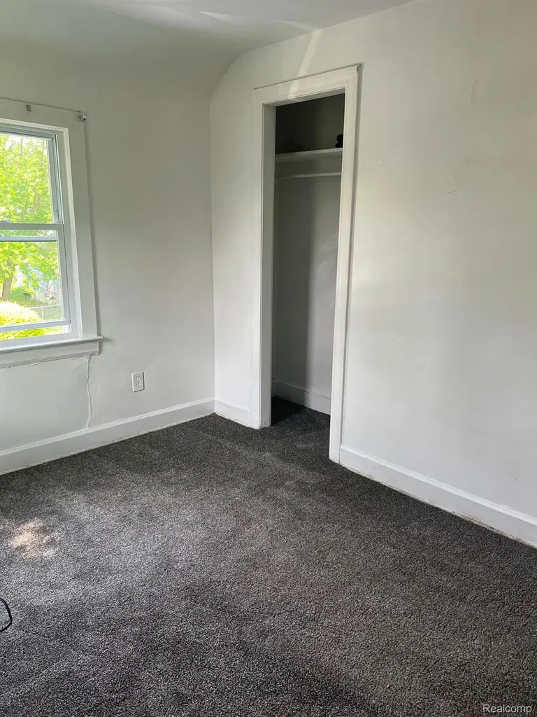2180 Olive Avenue Lincoln Park City MI 48146