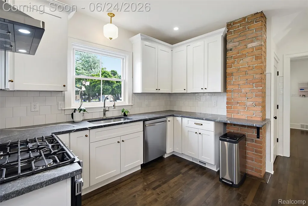 2476 Beals Street Detroit City MI 48214