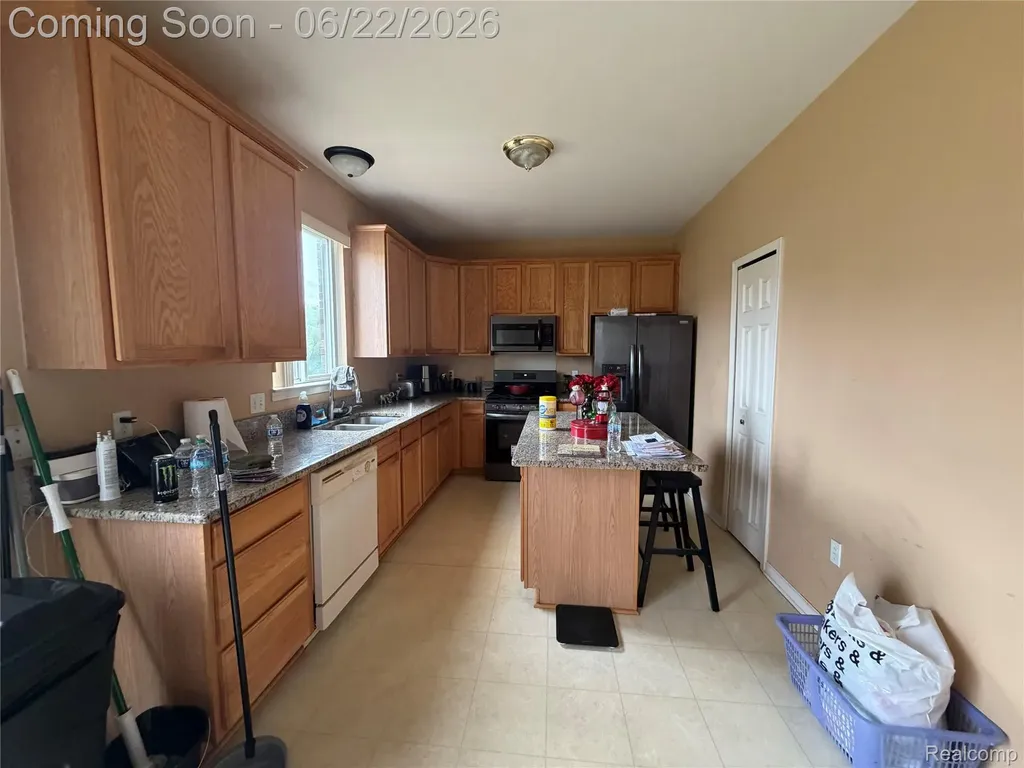 15519 Brookstone Drive Clinton Charter Township MI 48035