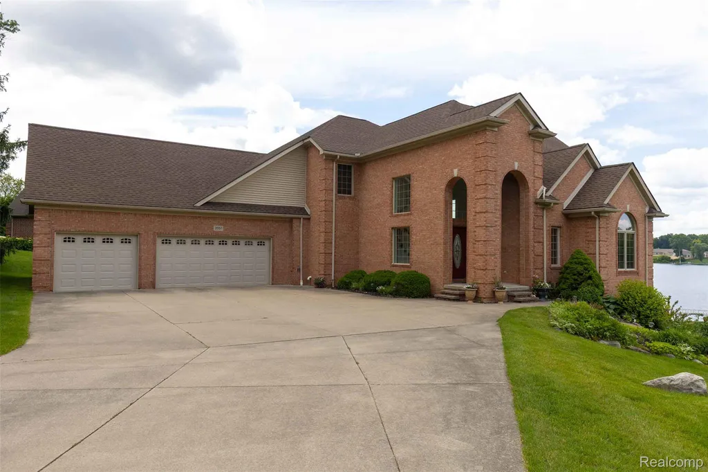 2051 Scott Lake Road Waterford Charter Township MI 48328