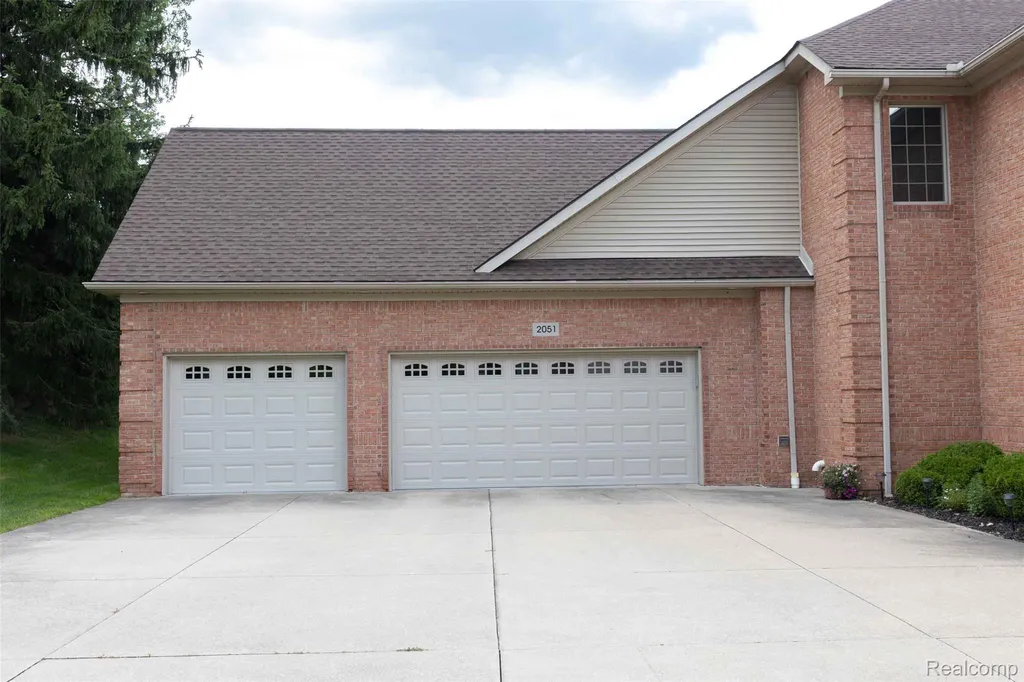 2051 Scott Lake Road Waterford Charter Township MI 48328