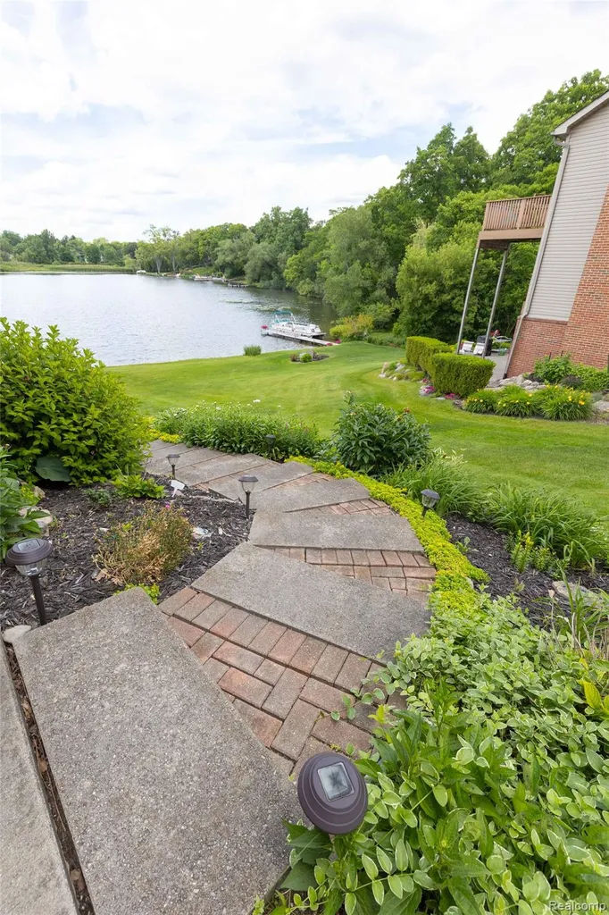 2051 Scott Lake Road Waterford Charter Township MI 48328
