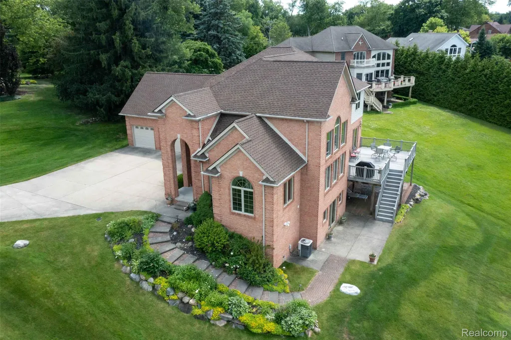 2051 Scott Lake Road Waterford Charter Township MI 48328