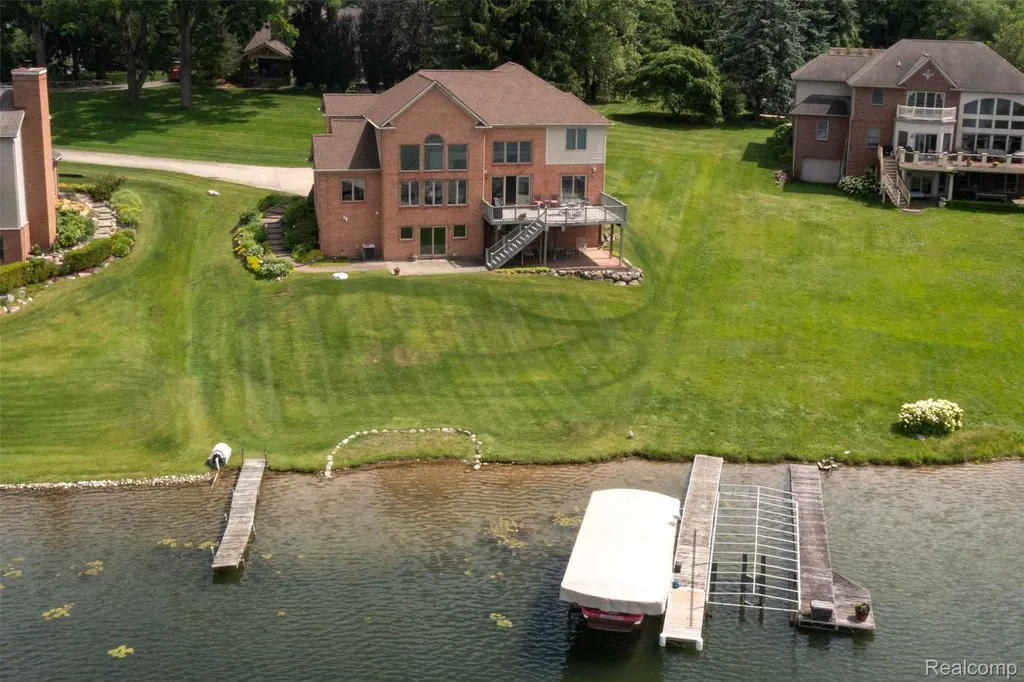 2051 Scott Lake Road Waterford Charter Township MI 48328