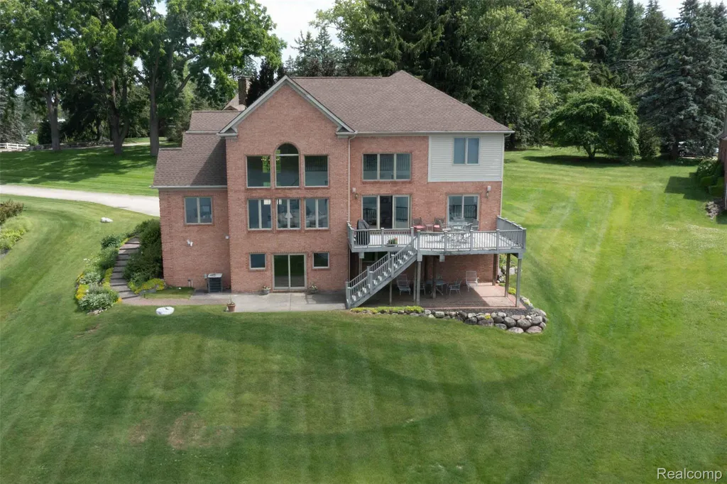 2051 Scott Lake Road Waterford Charter Township MI 48328