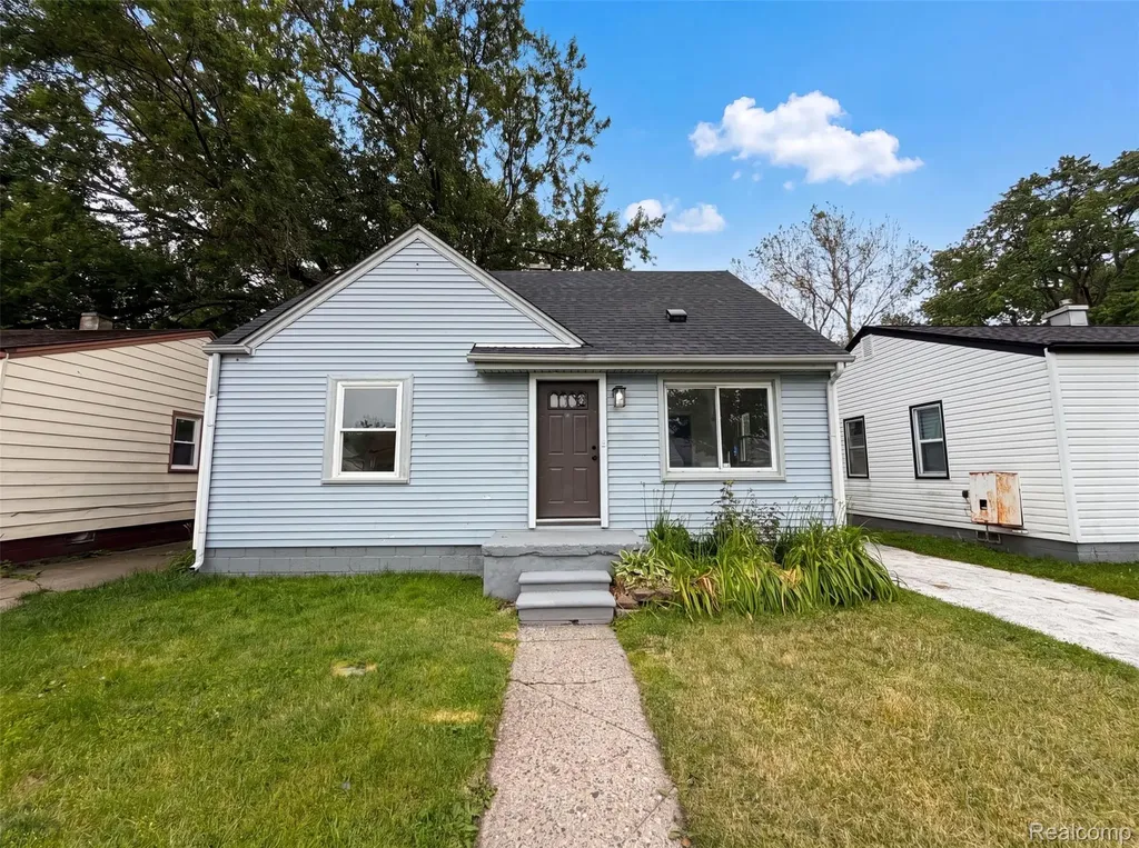 11268 Maxwell Avenue Warren City MI 48089