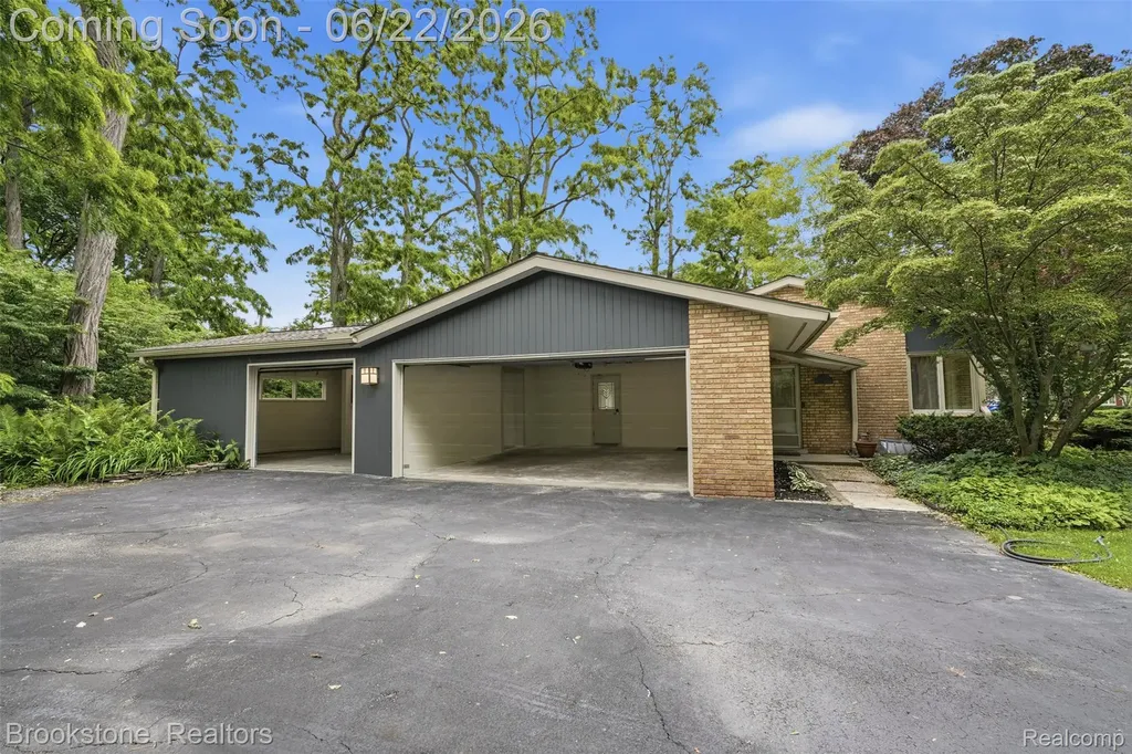 4190 Valley Forge Road Bloomfield Hills City MI 48301