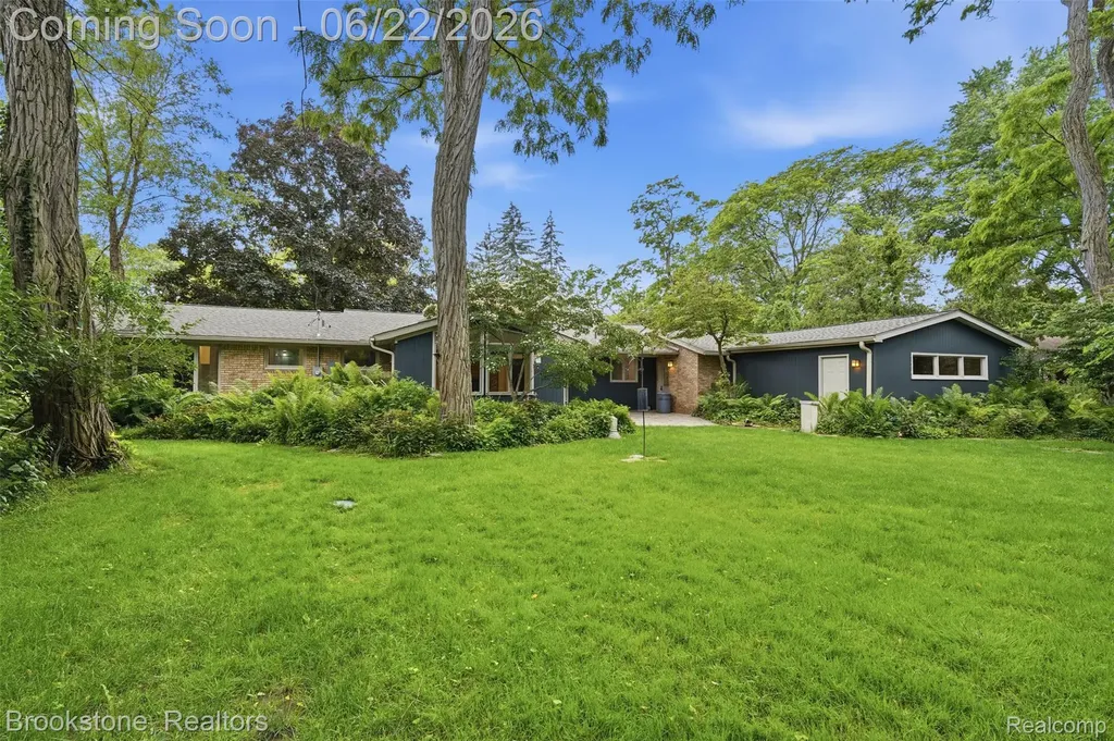 4190 Valley Forge Road Bloomfield Hills City MI 48301