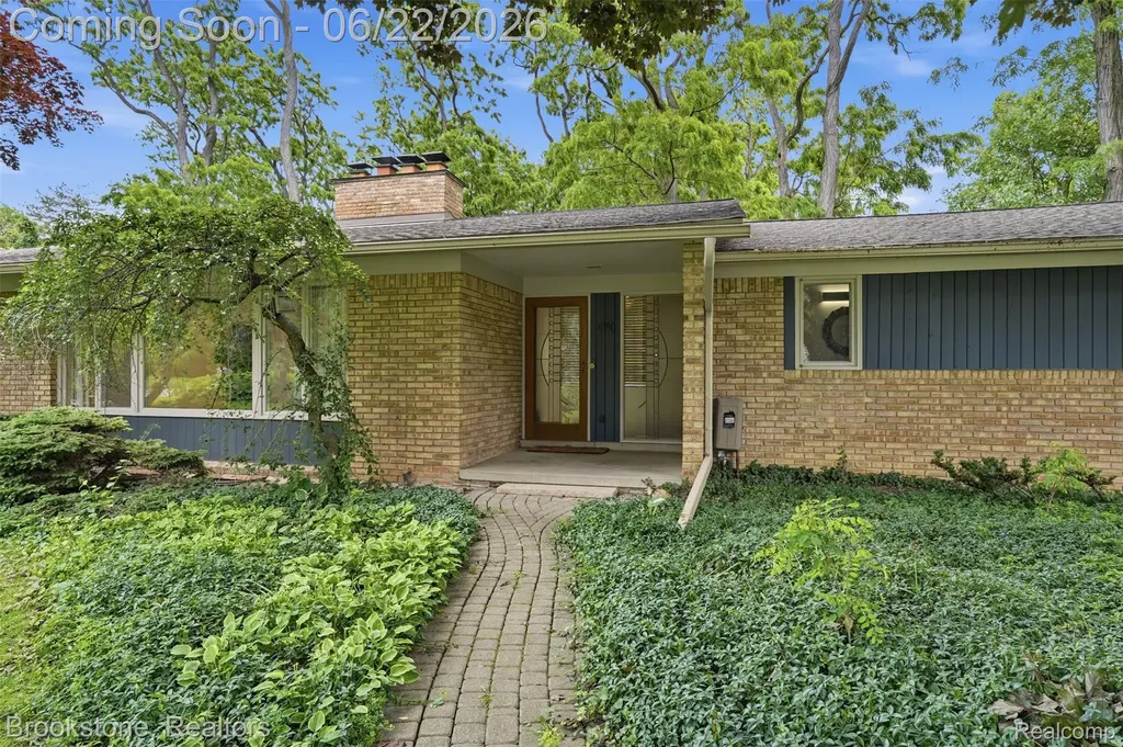 4190 Valley Forge Road Bloomfield Hills City MI 48301