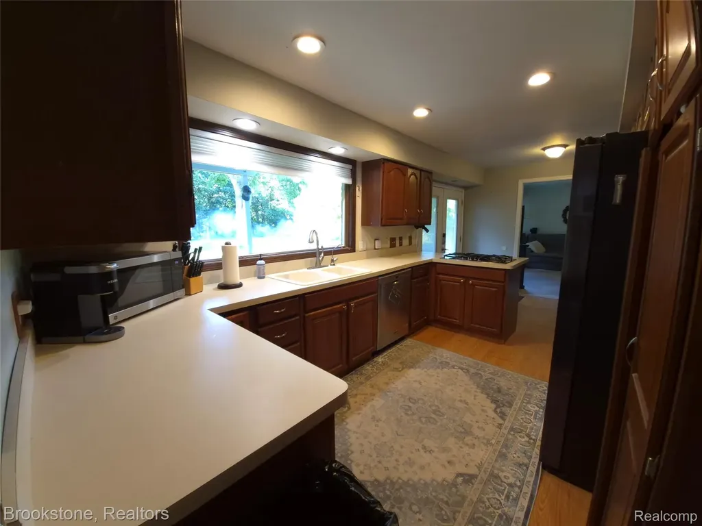 4890 Whipple Lake Road Independence Charter Township MI 48348
