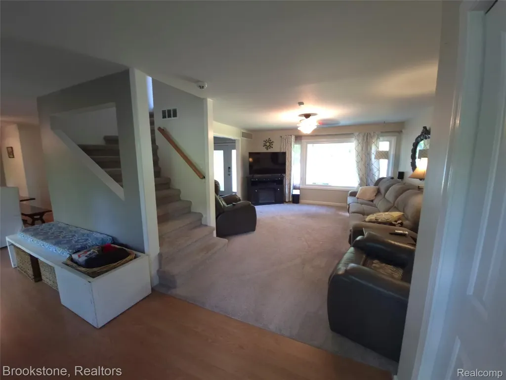 4890 Whipple Lake Road Independence Charter Township MI 48348