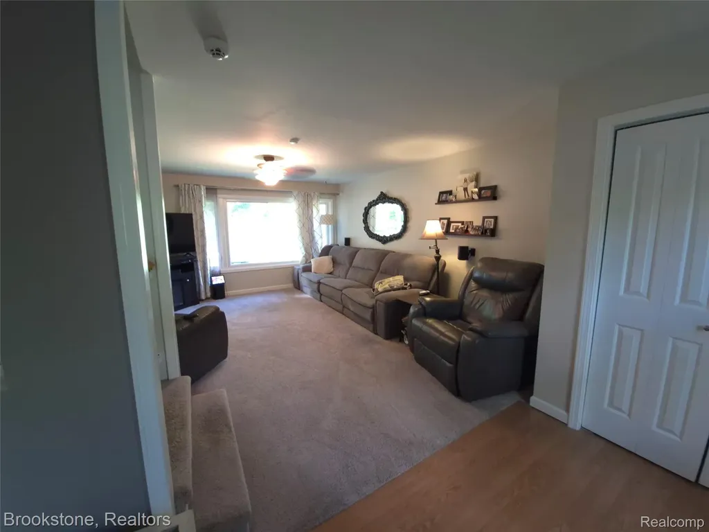 4890 Whipple Lake Road Independence Charter Township MI 48348