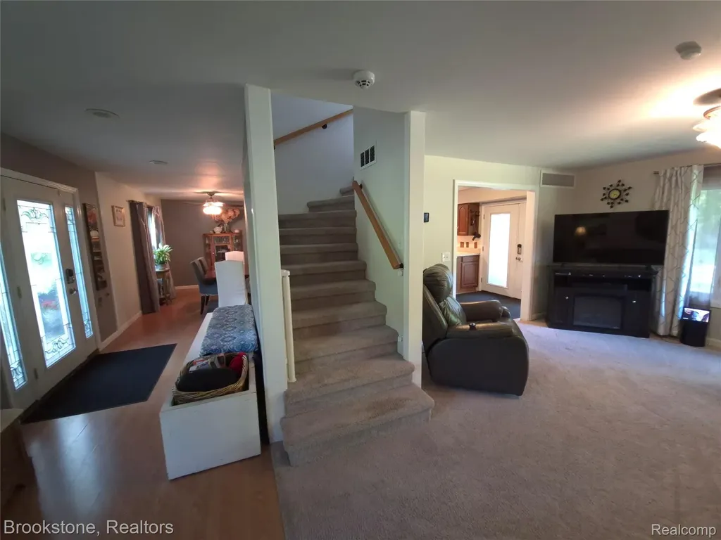 4890 Whipple Lake Road Independence Charter Township MI 48348