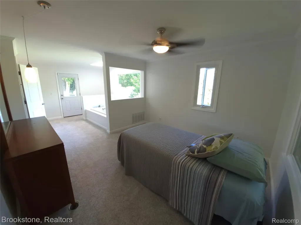 4890 Whipple Lake Road Independence Charter Township MI 48348