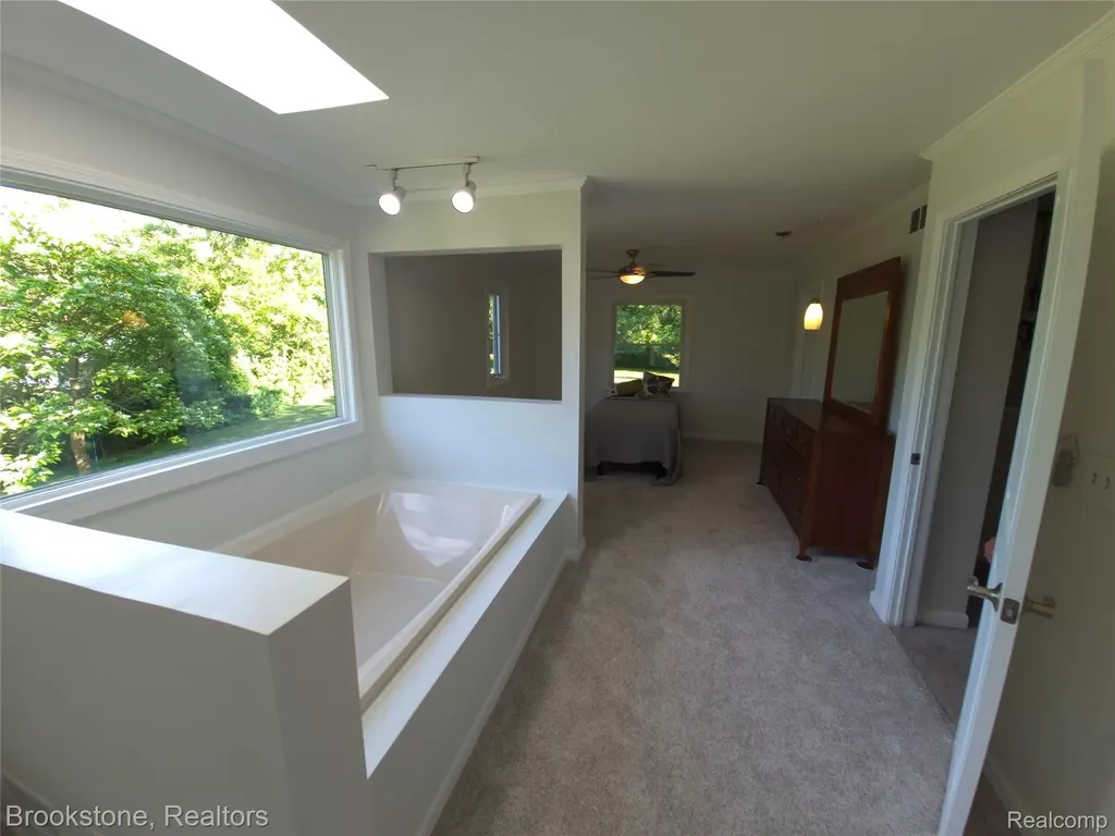 4890 Whipple Lake Road Independence Charter Township MI 48348