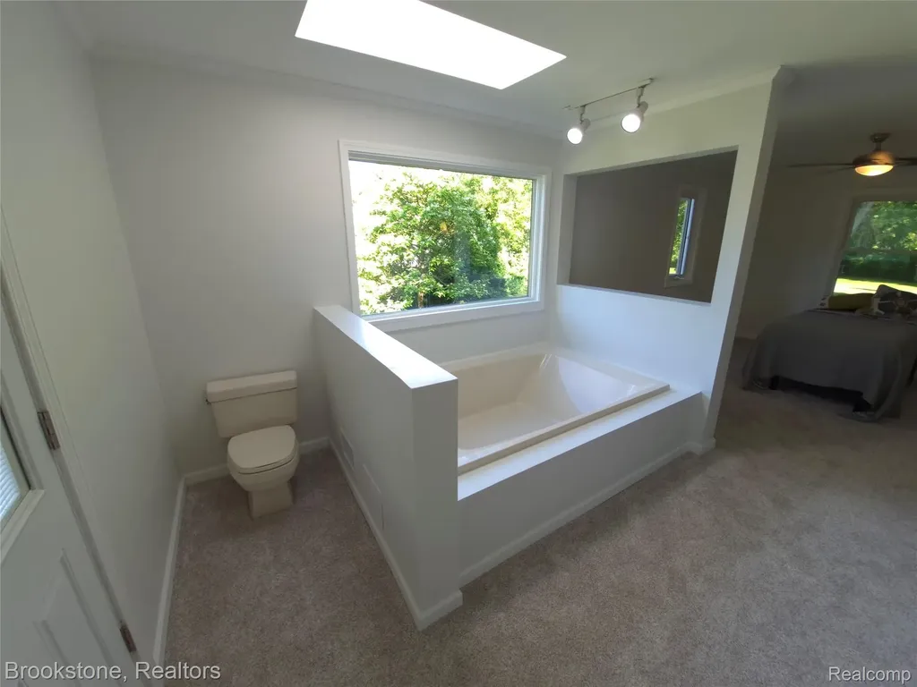 4890 Whipple Lake Road Independence Charter Township MI 48348
