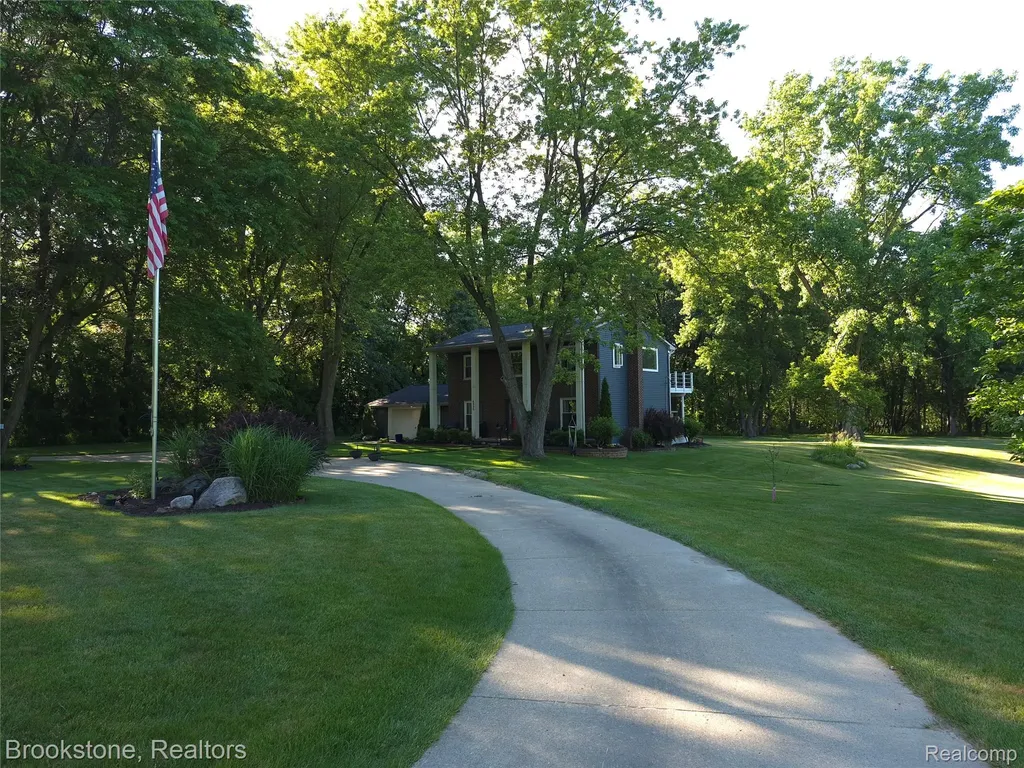 4890 Whipple Lake Road Independence Charter Township MI 48348