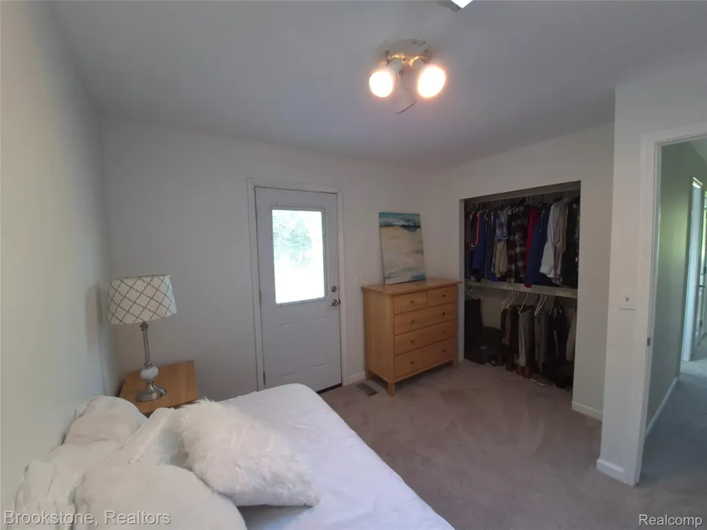 4890 Whipple Lake Road Independence Charter Township MI 48348