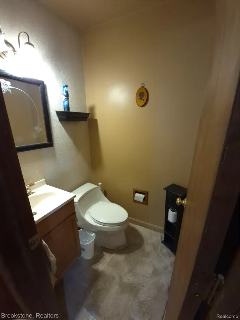 4890 Whipple Lake Road Independence Charter Township MI 48348