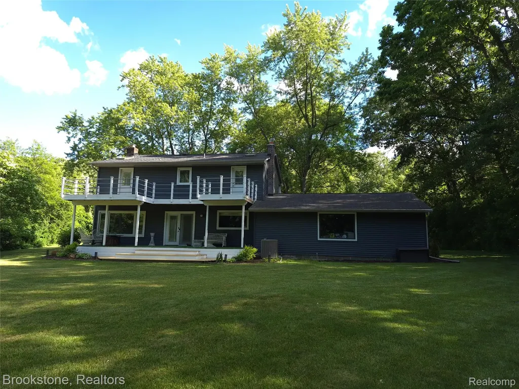 4890 Whipple Lake Road Independence Charter Township MI 48348
