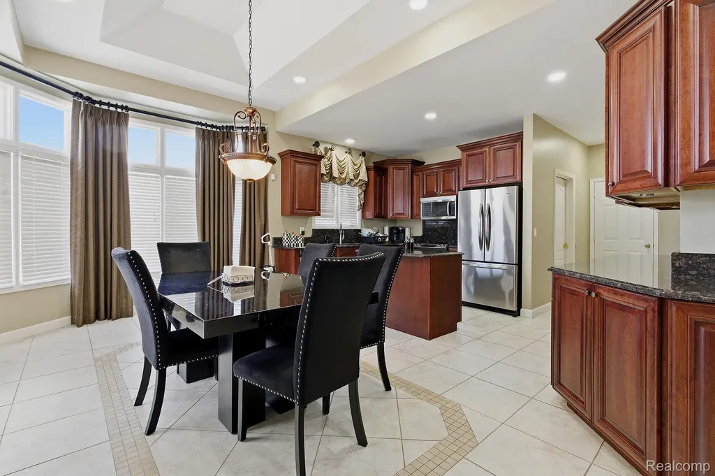 54395 White Spruce Lane Shelby Charter Township MI 48315