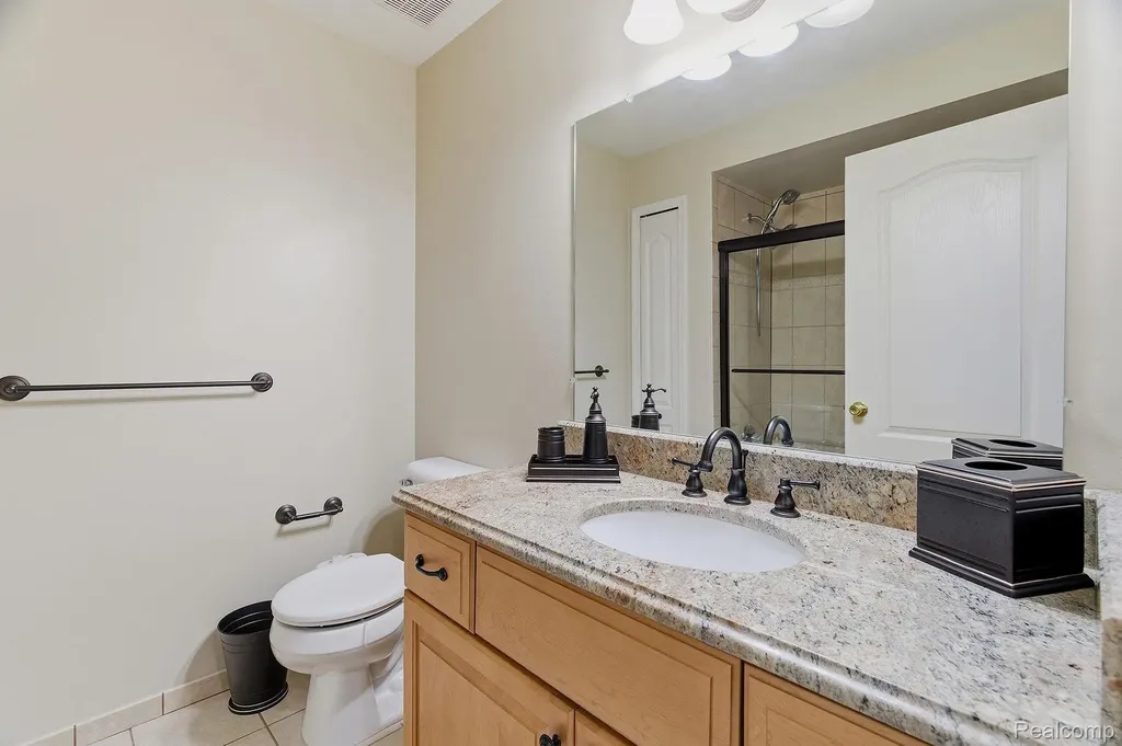 54395 White Spruce Lane Shelby Charter Township MI 48315