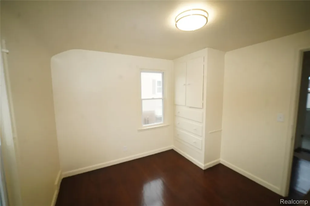7241 W Outer Drive Detroit City MI 48235