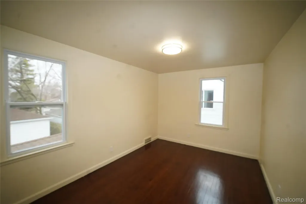 7241 W Outer Drive Detroit City MI 48235