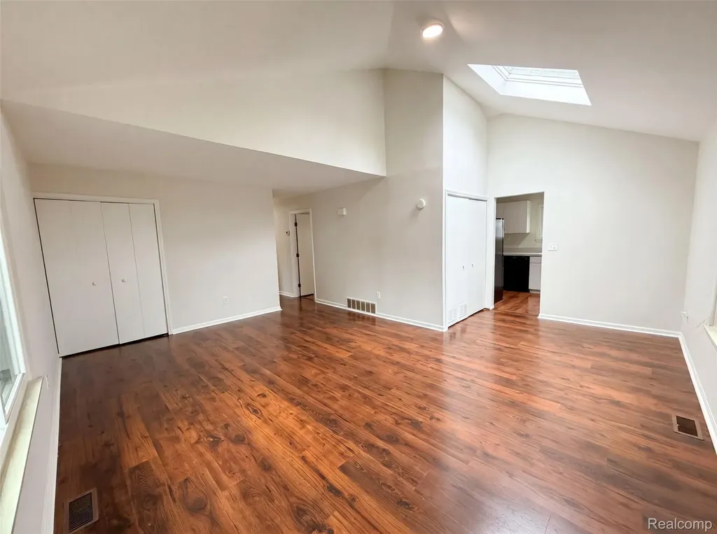 33522 Fernwood Street Westland City MI 48186