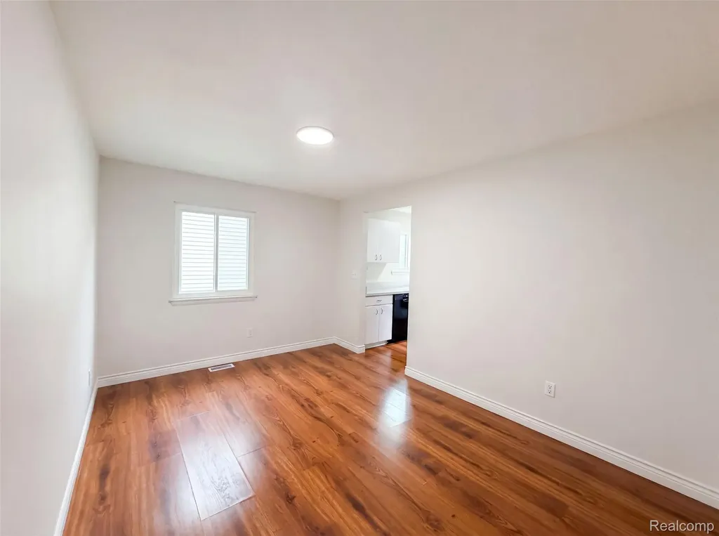 33522 Fernwood Street Westland City MI 48186