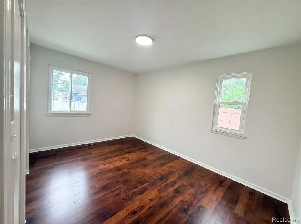33522 Fernwood Street Westland City MI 48186