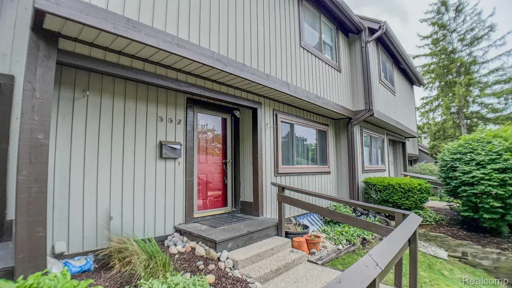 552 Foxboro Square Brighton City MI 48116