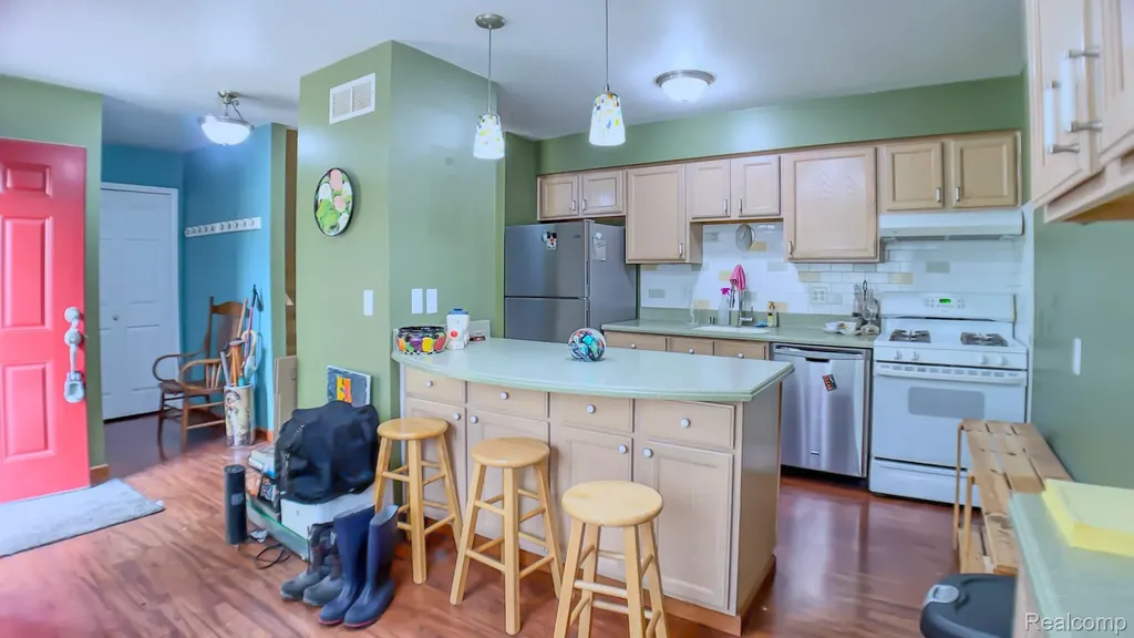 552 Foxboro Square Brighton City MI 48116