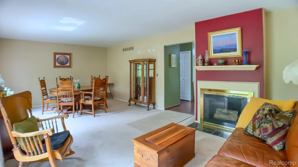552 Foxboro Square Brighton City MI 48116