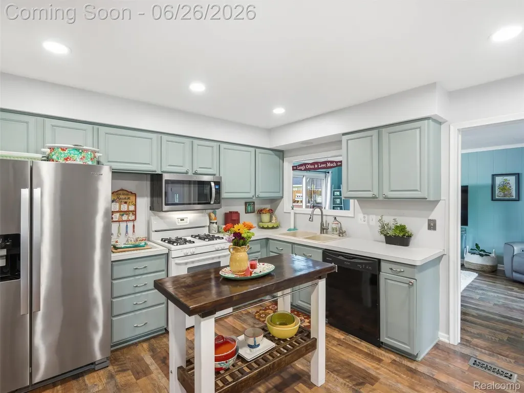 10610 Estola Avenue White Lake Charter Township MI 48386