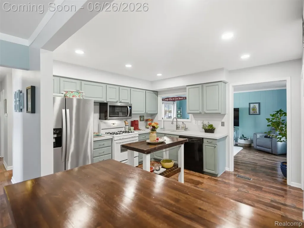 10610 Estola Avenue White Lake Charter Township MI 48386