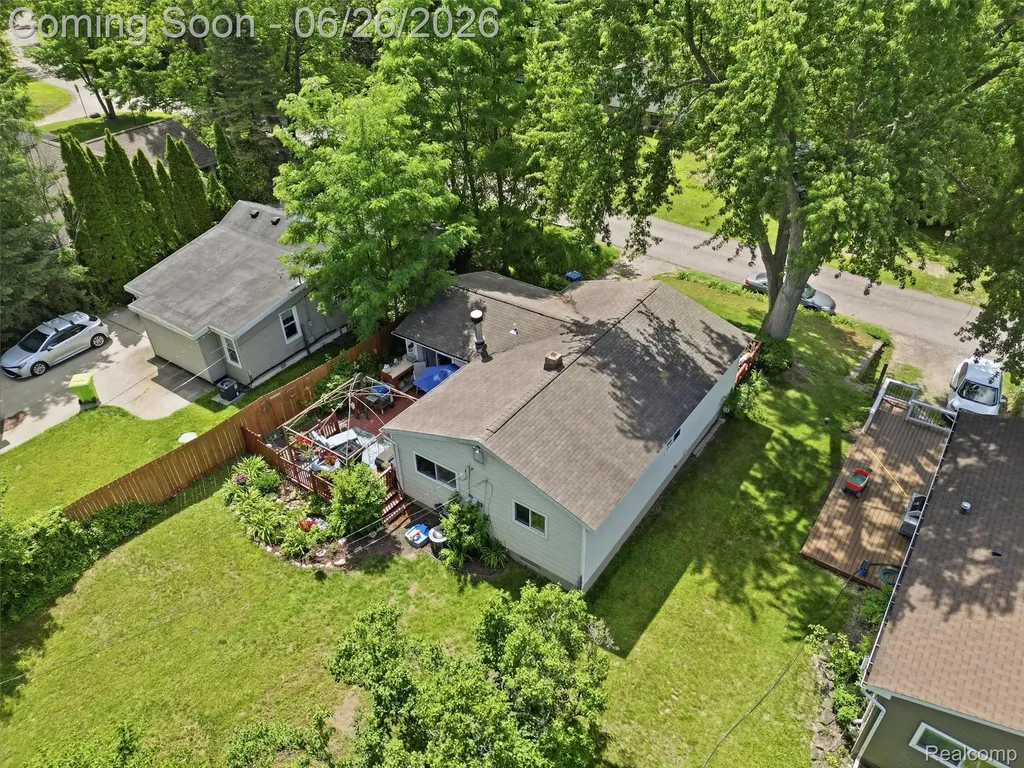 10610 Estola Avenue White Lake Charter Township MI 48386