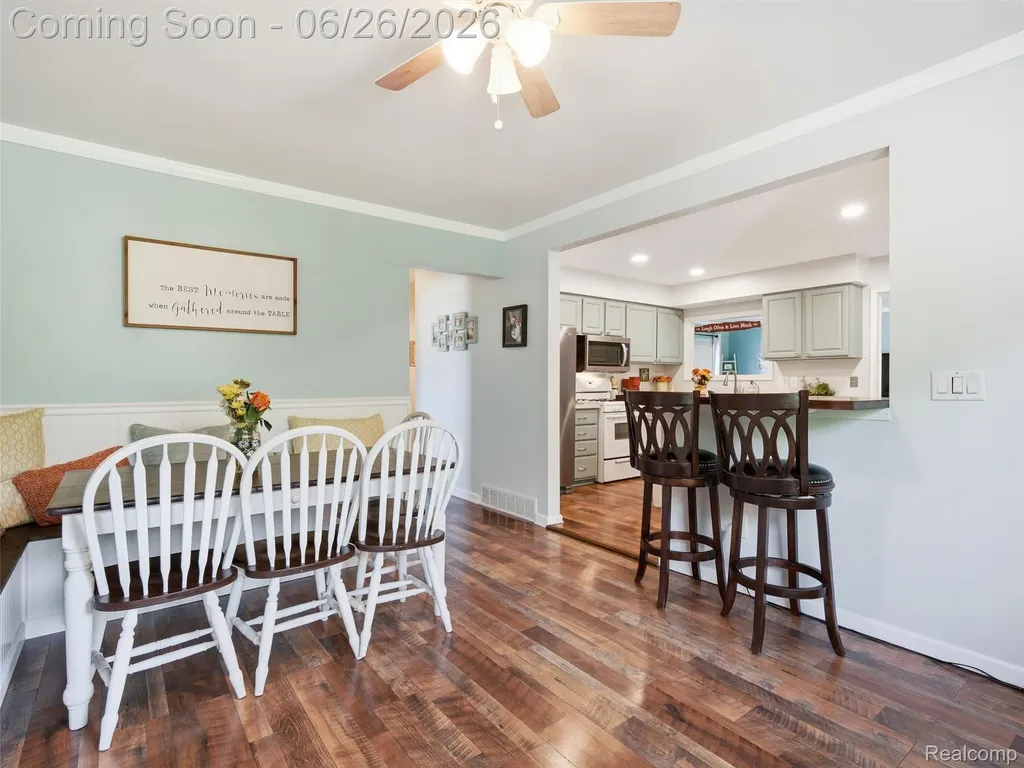 10610 Estola Avenue White Lake Charter Township MI 48386