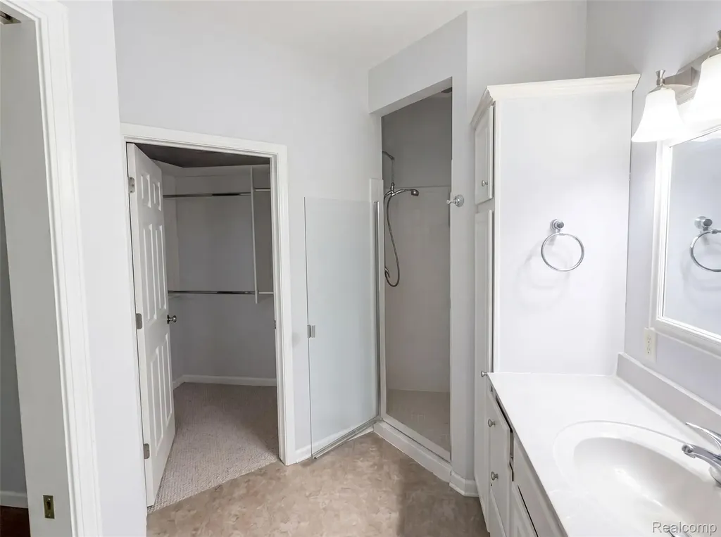 1102 Hawthorne Greenville City MI 48838