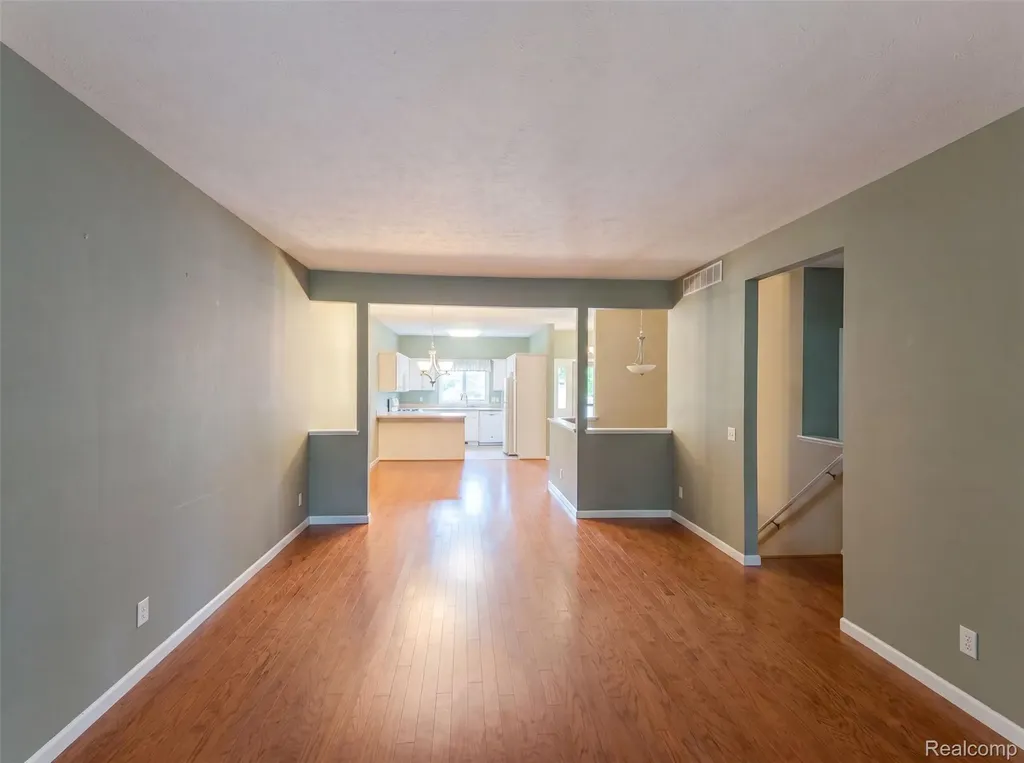 1102 Hawthorne Greenville City MI 48838