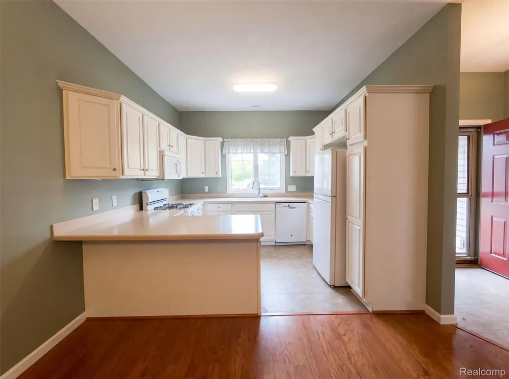 1102 Hawthorne Greenville City MI 48838